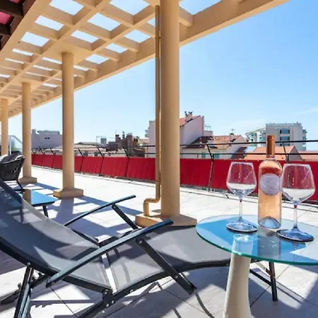 Centrally Located Flat With Sea View Terrasse Apartment Cannes